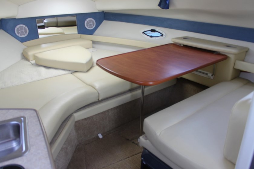 Катер Bayliner 275