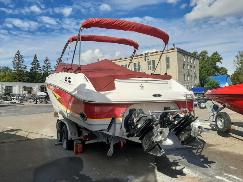 Катер Chaparral 265