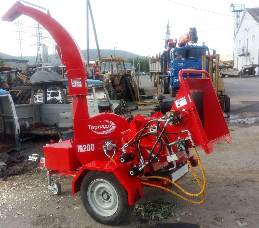 Измельчитель веток Торнадо м200