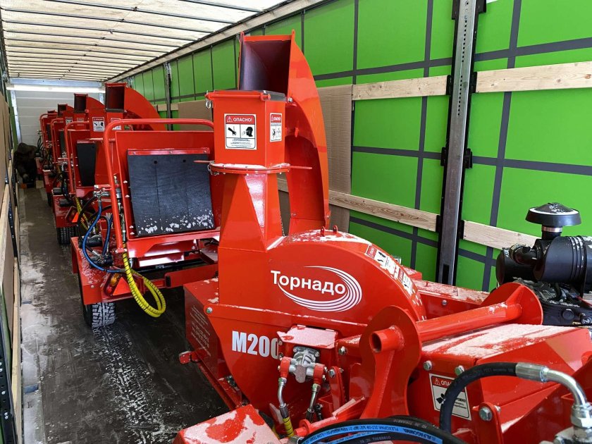 Прицепной измельчитель Торнадо м200