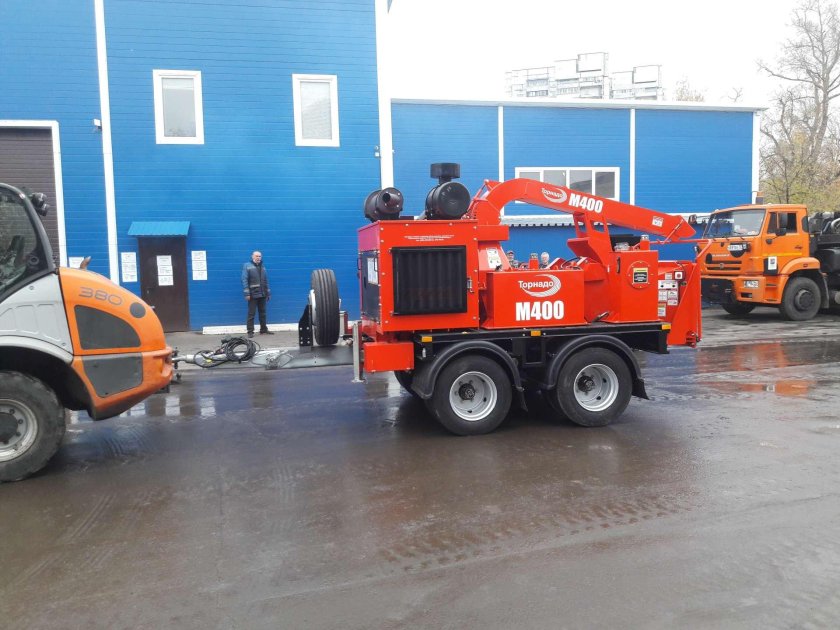 Прицепной измельчитель Торнадо м400