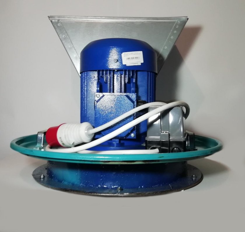 Зернодробилка ураган мельница