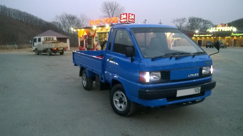 Toyota Lite Ace Truck 4wd