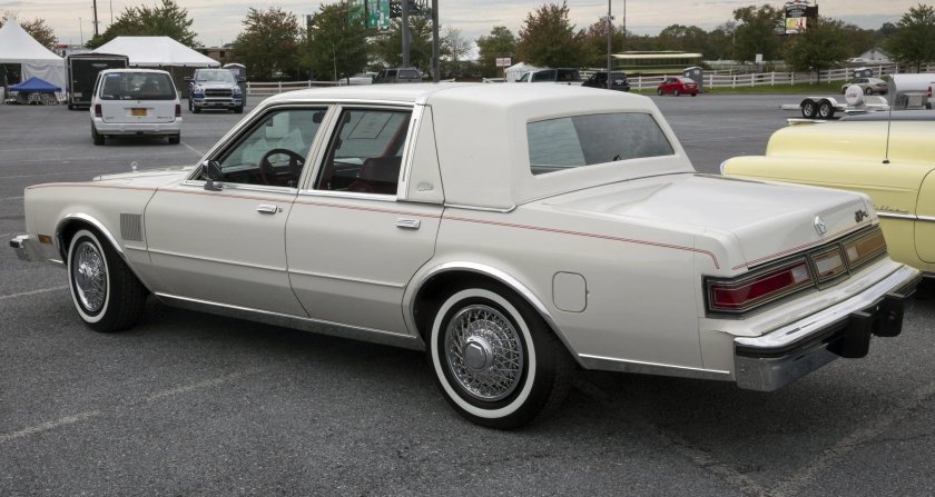 Chrysler Fifth Avenue 1985