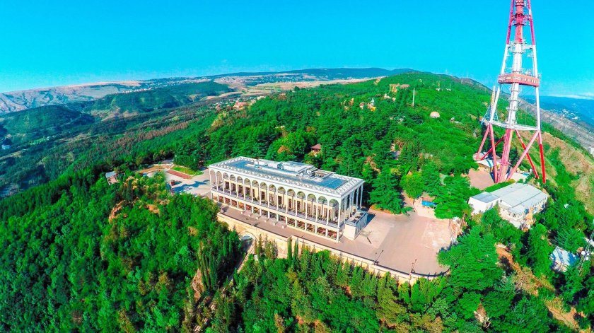 Парк Мтацминда на фуникулере