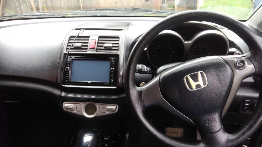 Honda Airwave 2010 магнитола