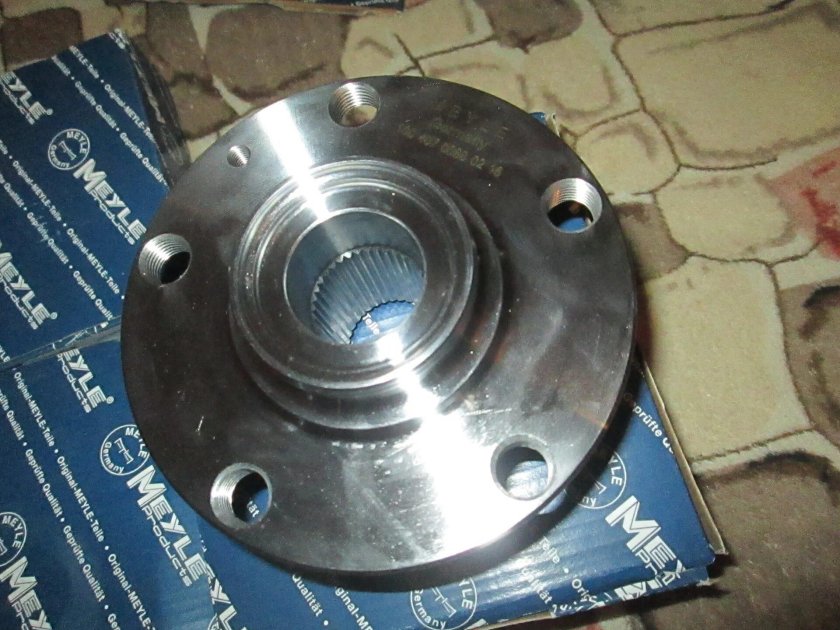 Ступица Ауди 100 с4