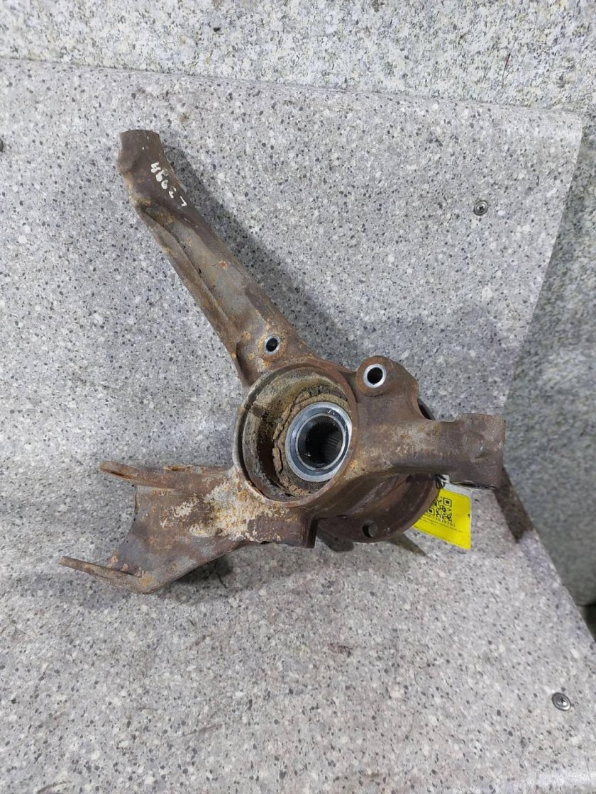 Поворотный кулак Опель Фронтера а