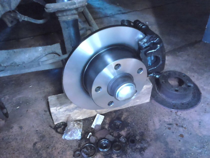 Задний ступичный Ауди 100 с4