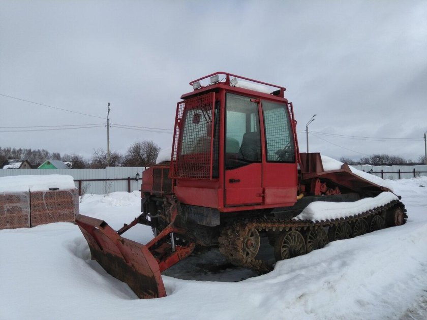 Трелевочный трактор Онежец-300