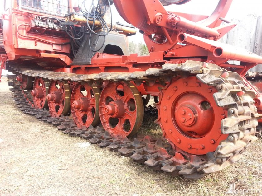 Трелёвочный трактор ТБ-1м-15