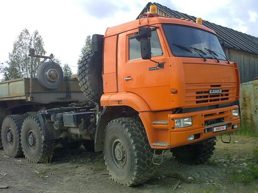 КАМАЗ 65221 военный тягач