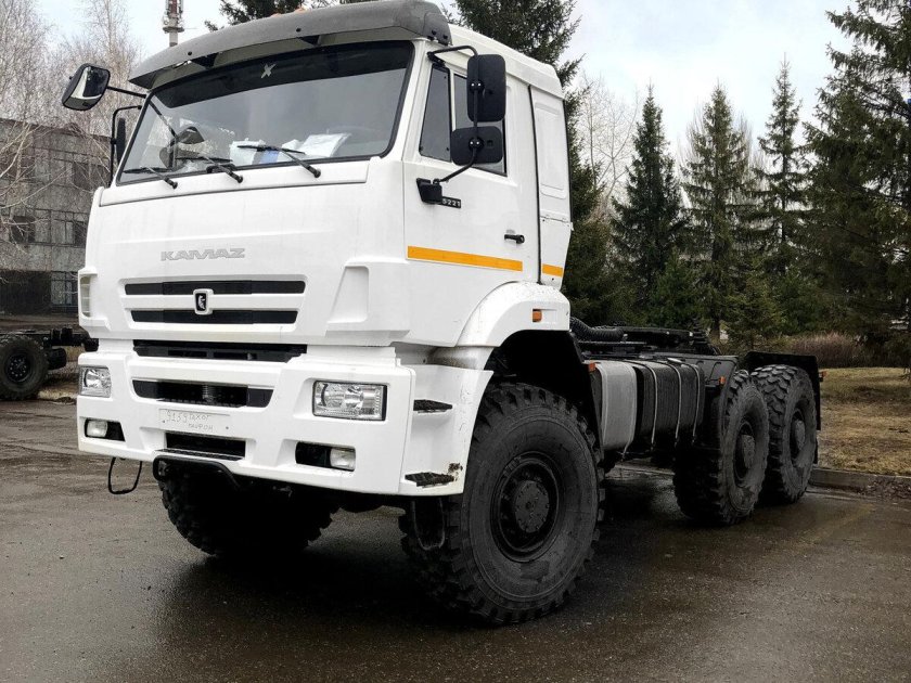 Седельный тягач КАМАЗ 65221