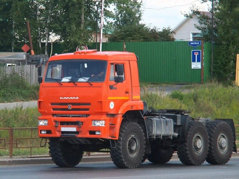 Седельный тягач КАМАЗ 65221-6020-53