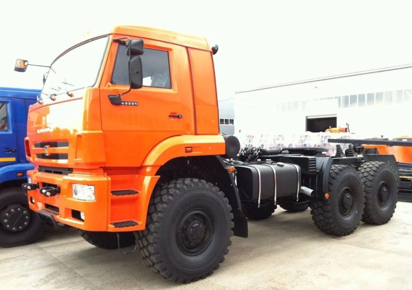 Седельный тягач КАМАЗ 65221-53
