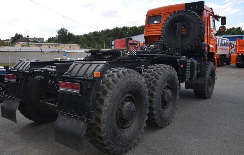 КАМАЗ 65221 тягач