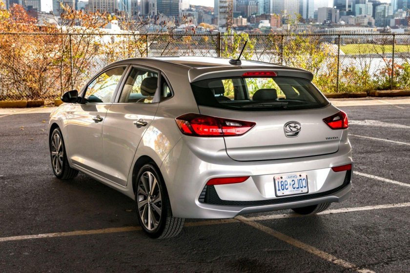 Hyundai Solaris 2017 хэтчбек