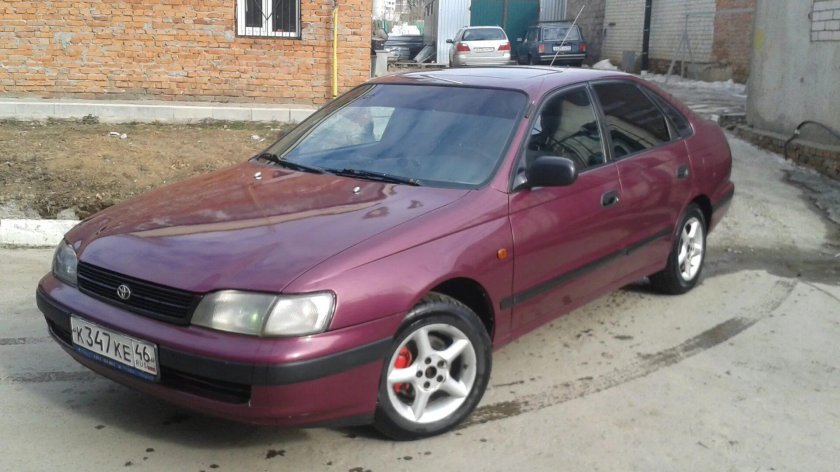 Toyota Carina e 1994