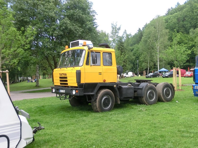 Tatra t815 тягач