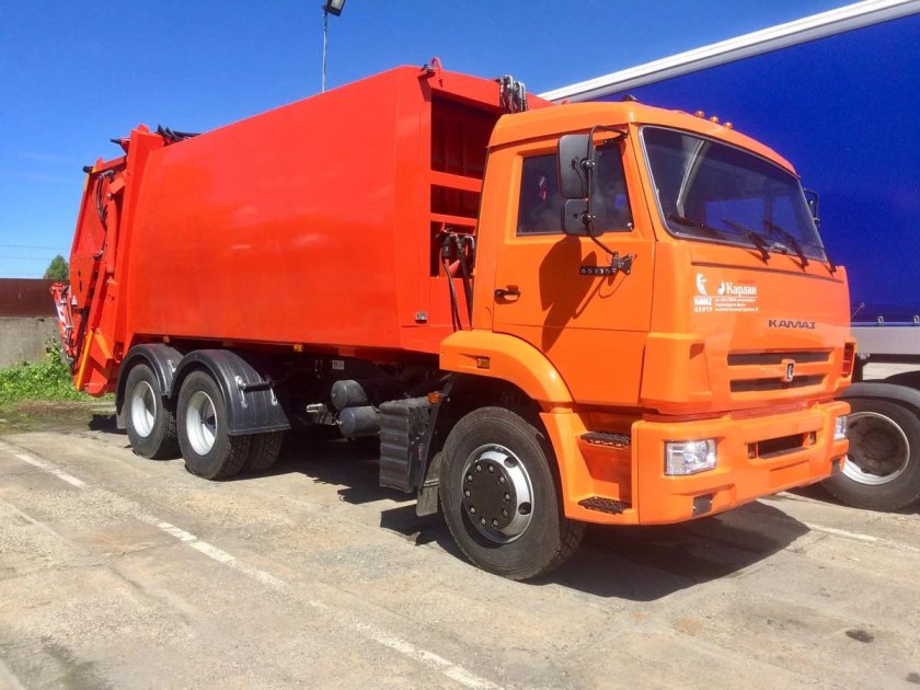 КАМАЗ оранжевый 65115 самосвал