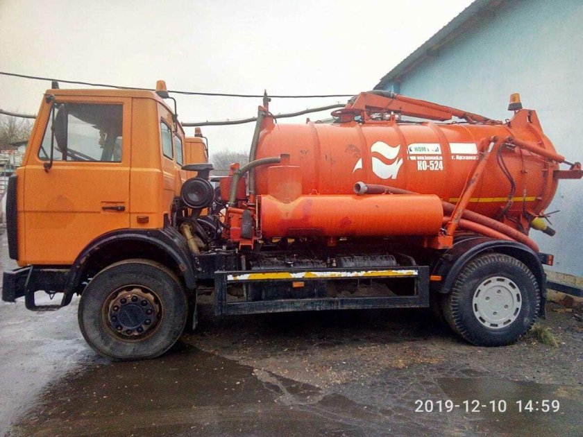 МАЗ илосос Коммаш ко 524