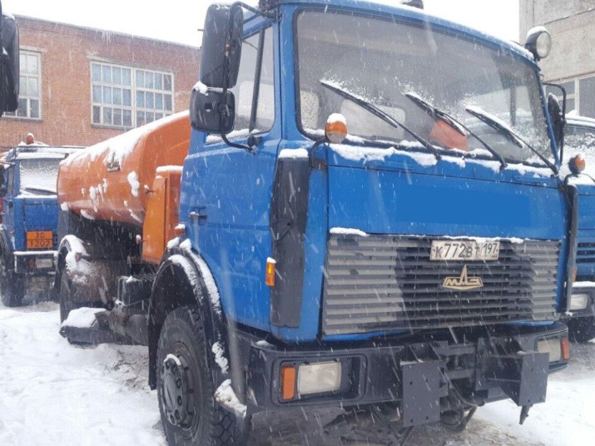 Поливомоечная машина ко-806