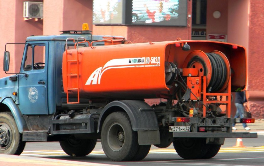 ЗИЛ ко-502 (каналопромывочная)