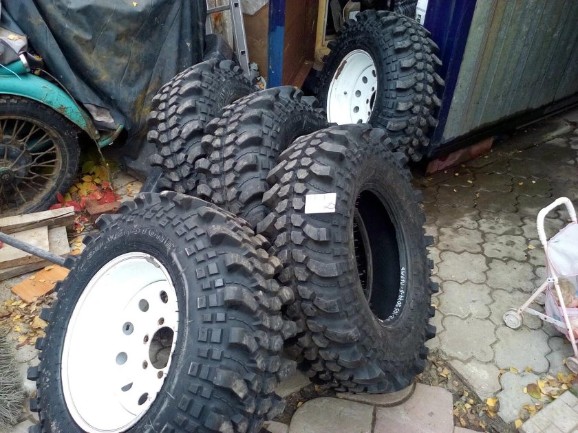 Грязевые шины на УАЗ Хантер на 16
