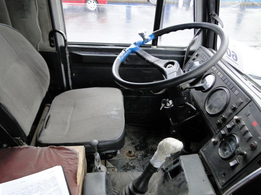 МАЗ 5432 кабина внутри