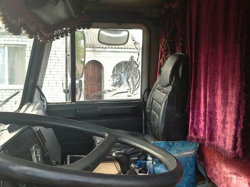 МАЗ 5432 салон кабины
