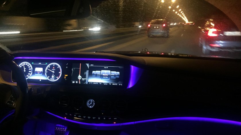 Мерседес е200 АМГ салон ночью