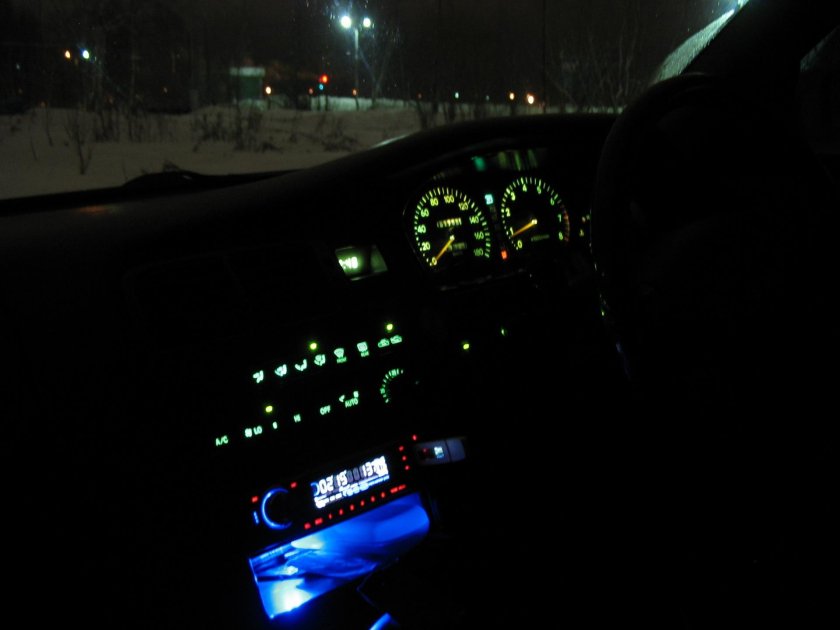 Тойота Марк 2 90 салон ночью