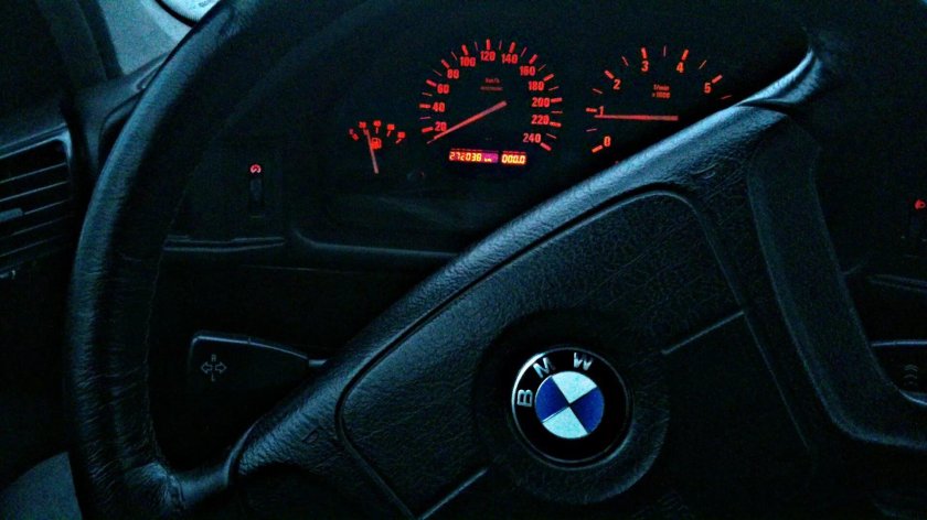 Приборка BMW e34