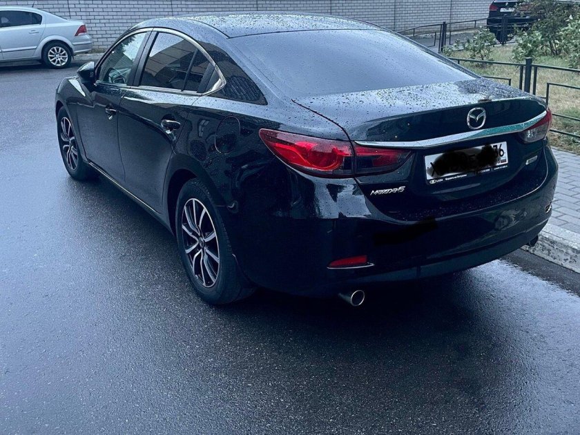 Мазда 6 черная тонированная