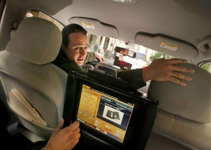 Салон машины таксиста