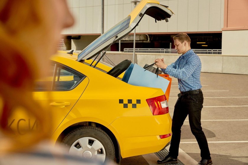 Водитель такси