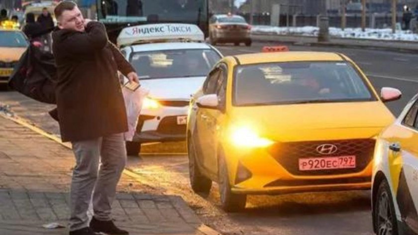 Таксист бежит