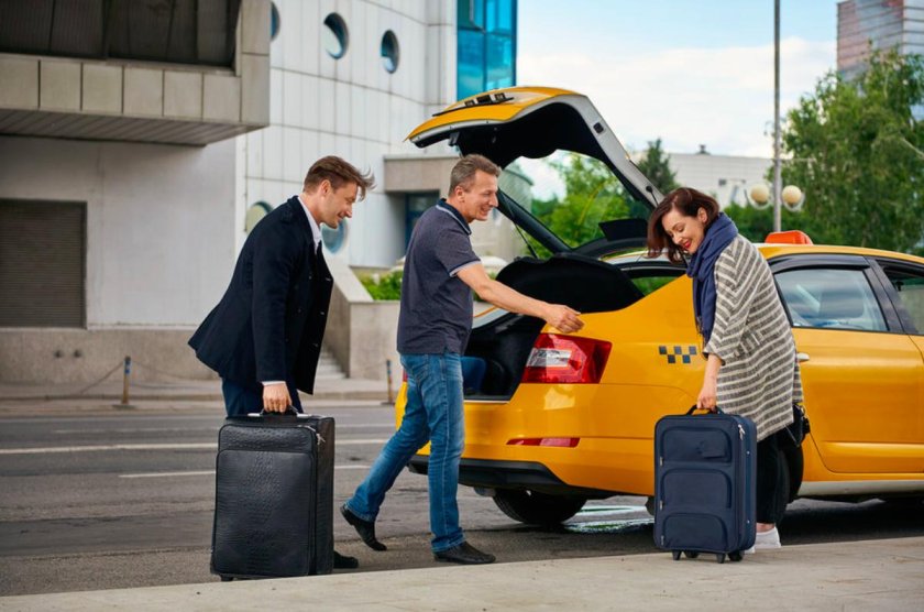 Такси и чемоданы