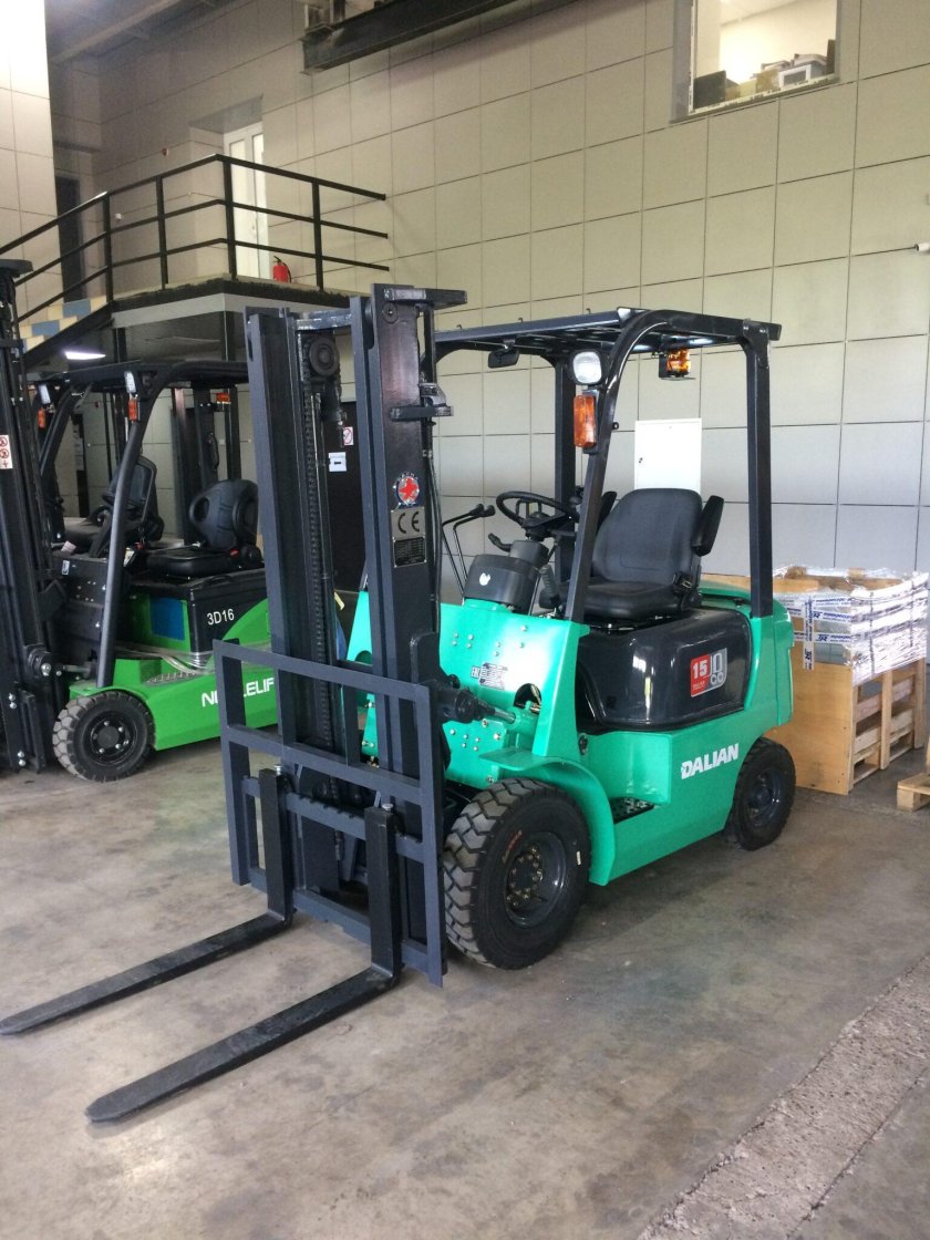 Погрузчик Далиан 100