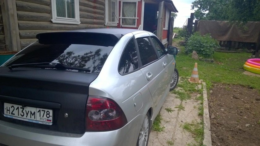 Приора хэтчбек черная крыша