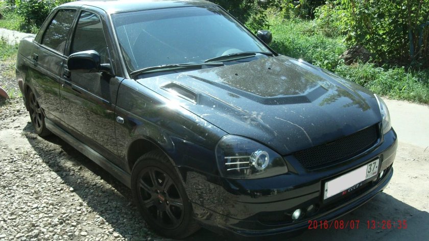 Капот на Лада Приора " я робот