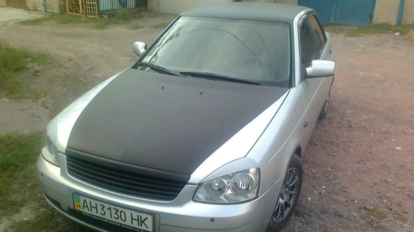 Приора кварц с черной крышей