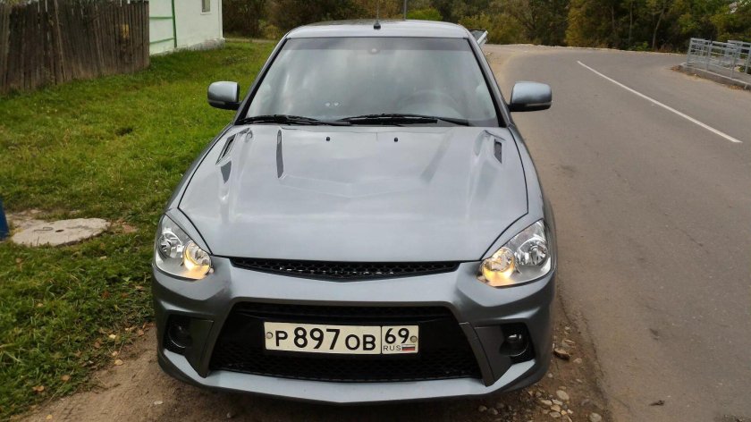 Капот на Лада Приора " я робот