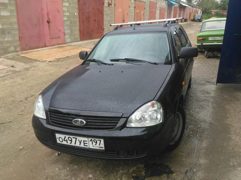 Приора сабля капота черная