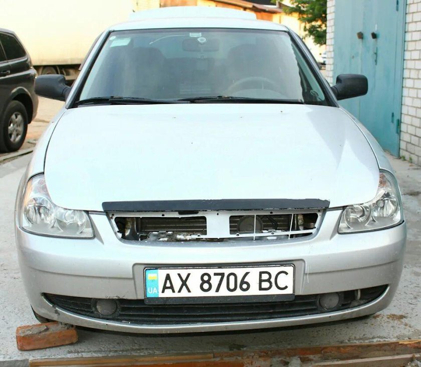 Злой капот на приору