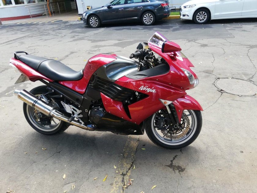 Kawasaki ZZR 1400 красный