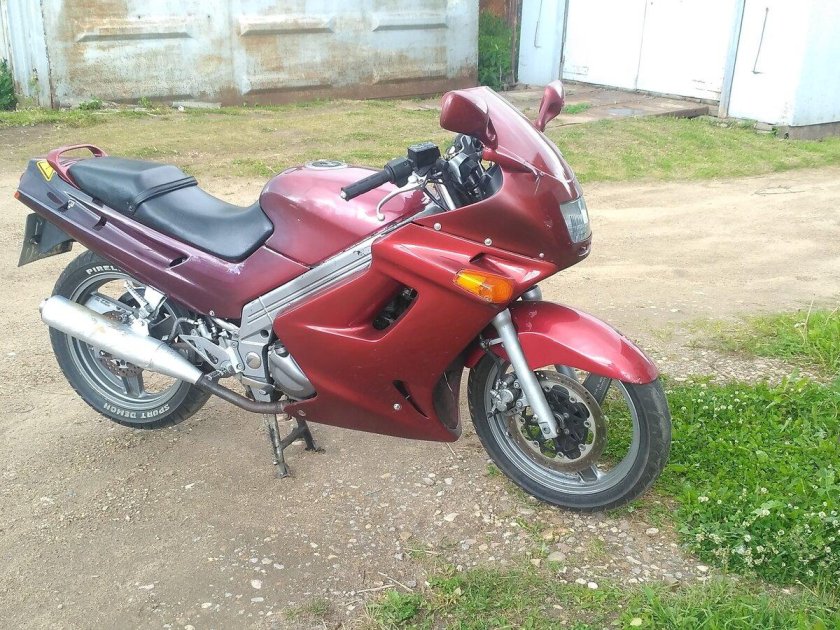 Кавасаки ЗЗР 250