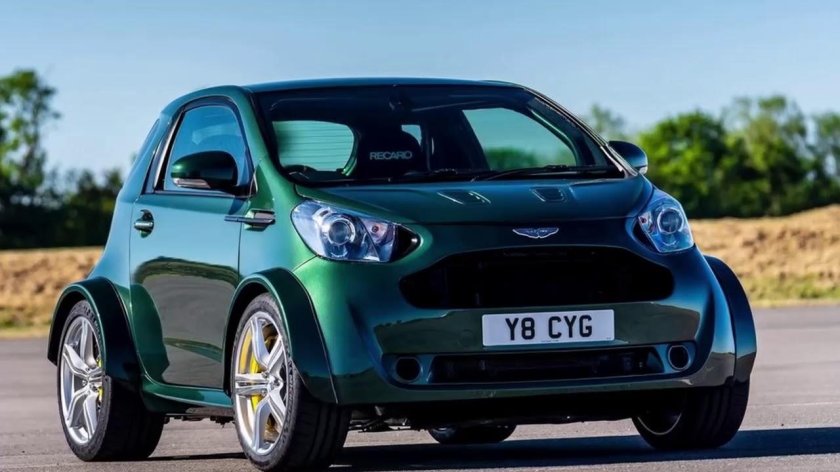 Toyota IQ Aston Martin Cygnet