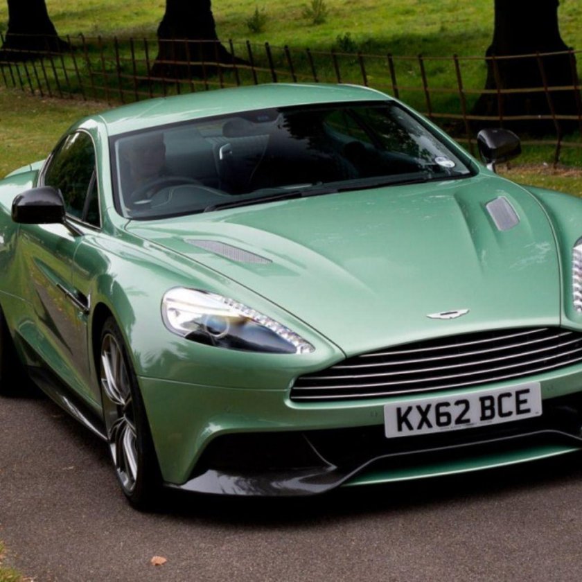 Астон Мартин салатовый