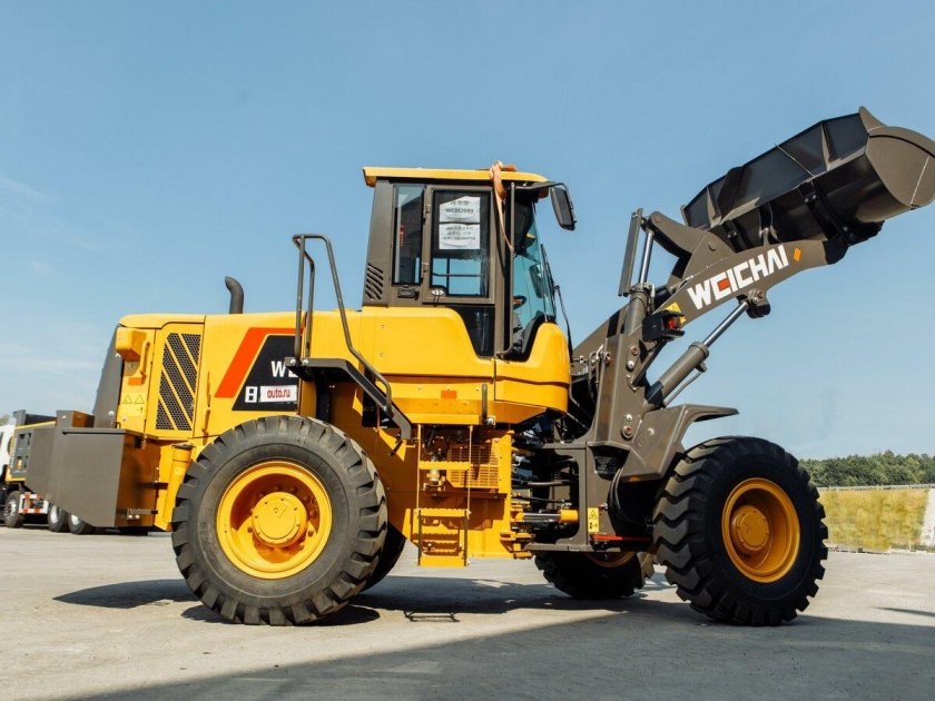 Фронтальный погрузчик Ловол 956